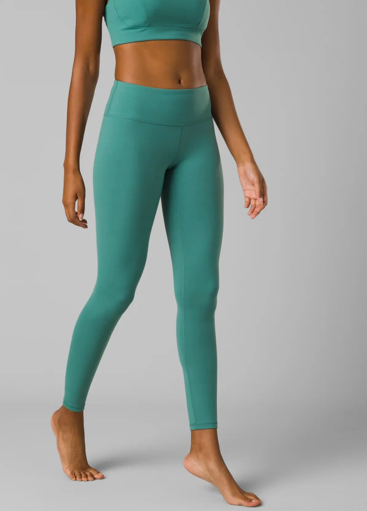 Chakara™ Mid Rise Legging