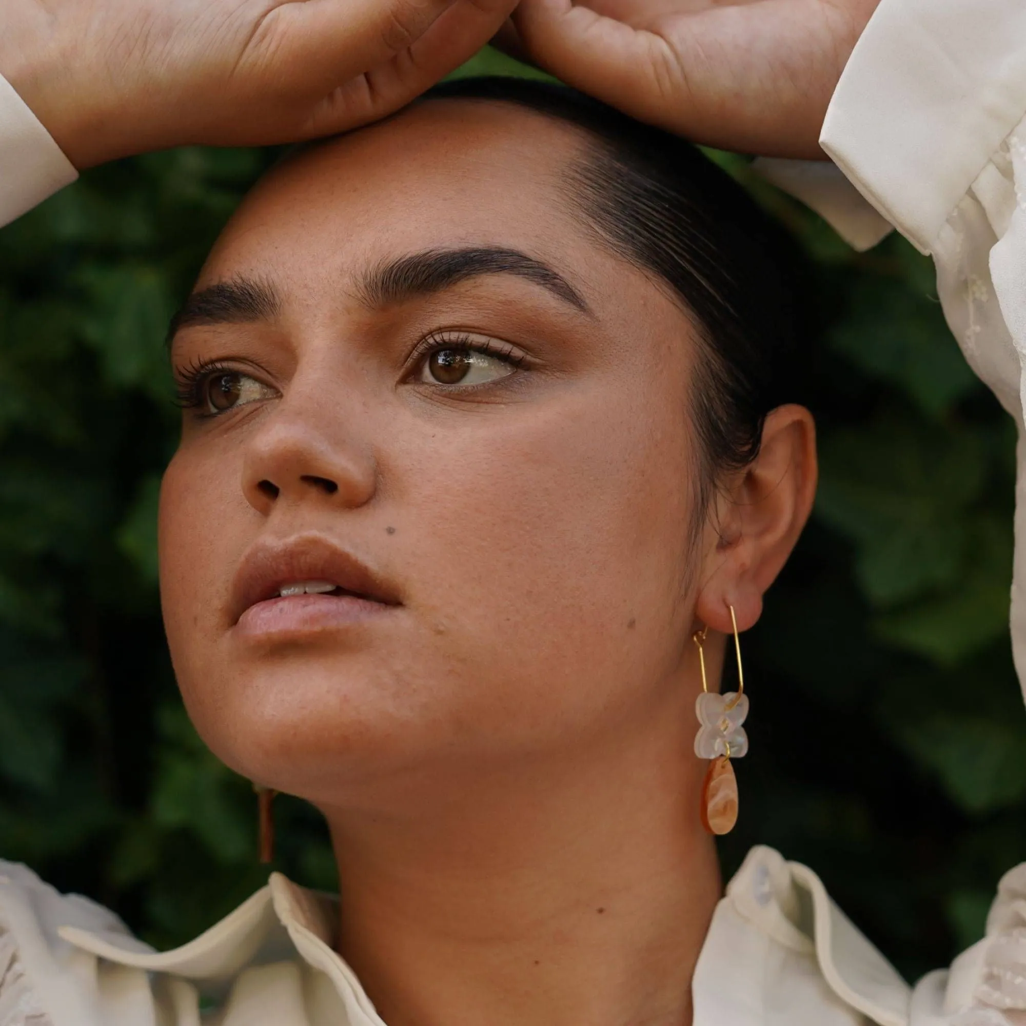 Clover Drop Earrings - Pearl/Honey