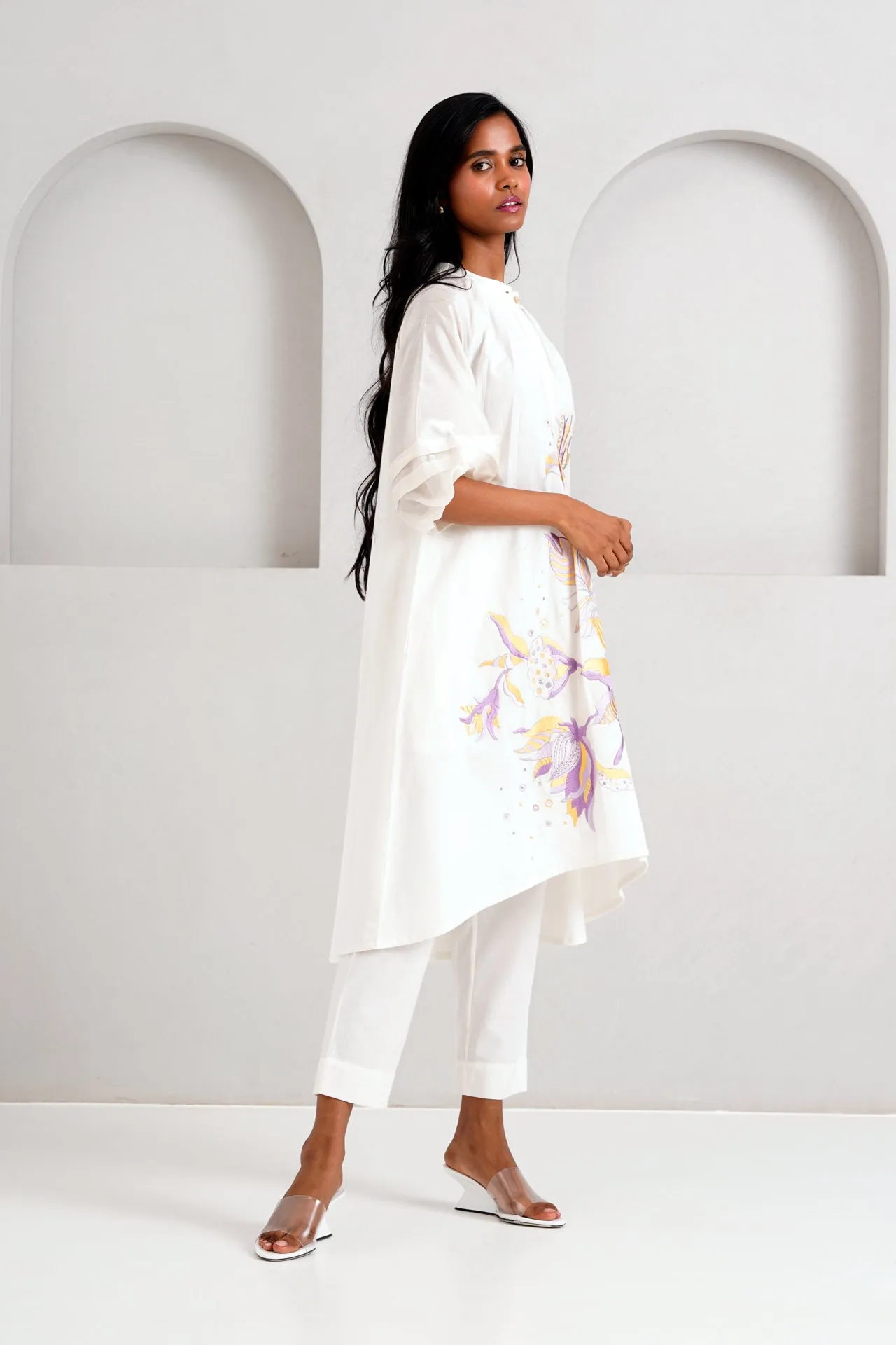 White Suvi Set - Embroidered Tunic   Pants